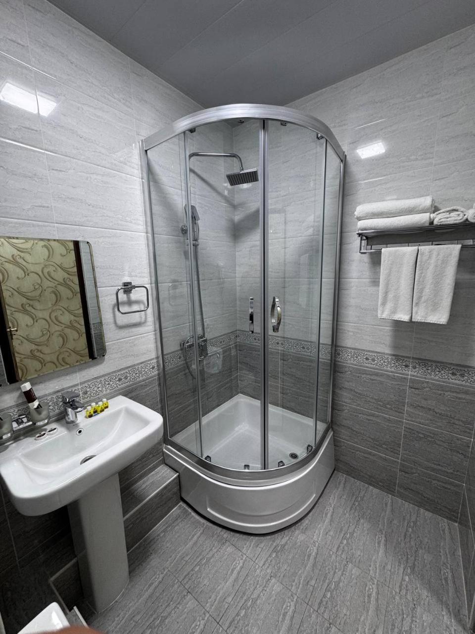 ARK BILLUR HALAL Hotel Tasjkent Buitenkant foto