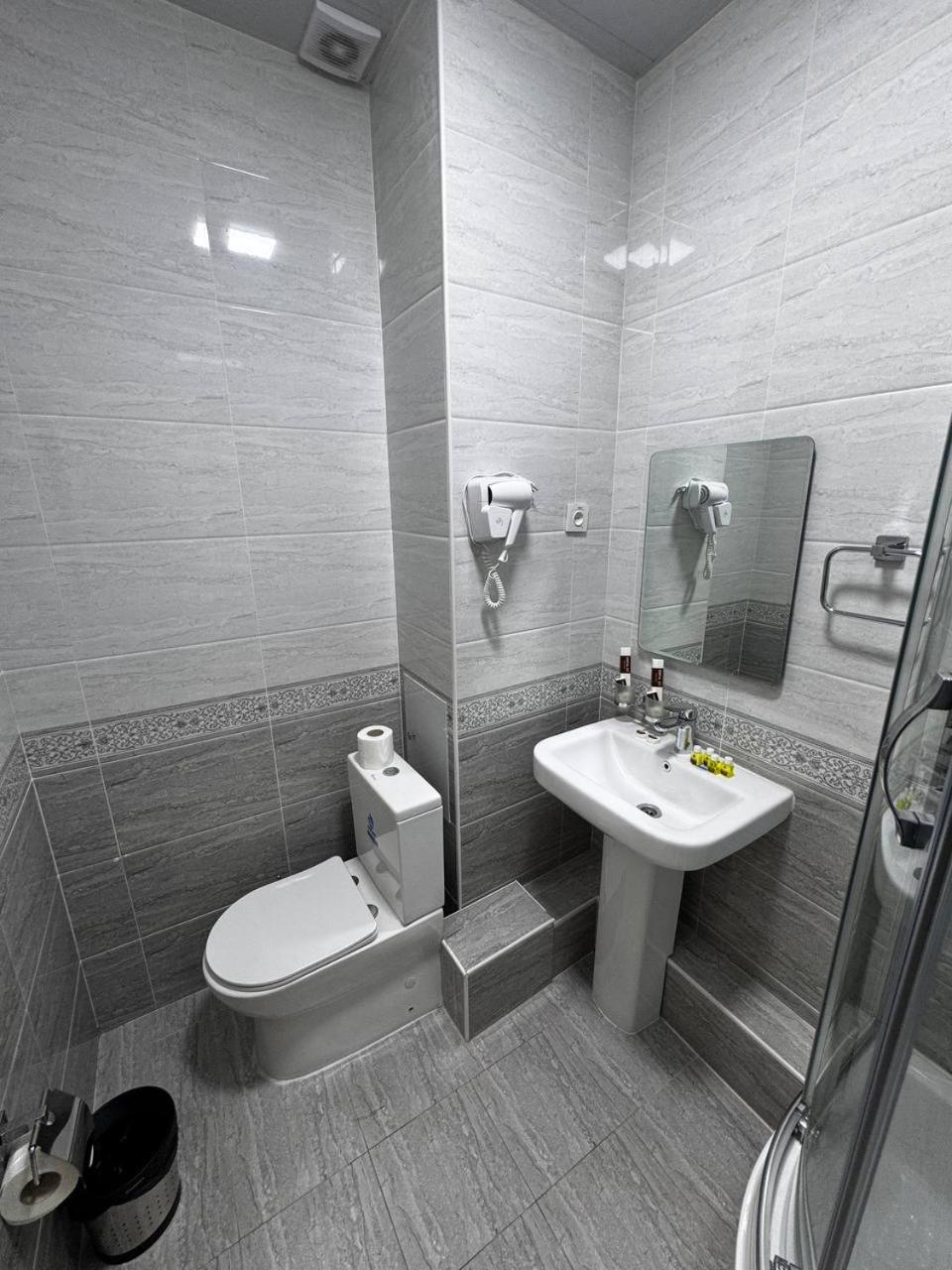 ARK BILLUR HALAL Hotel Tasjkent Buitenkant foto