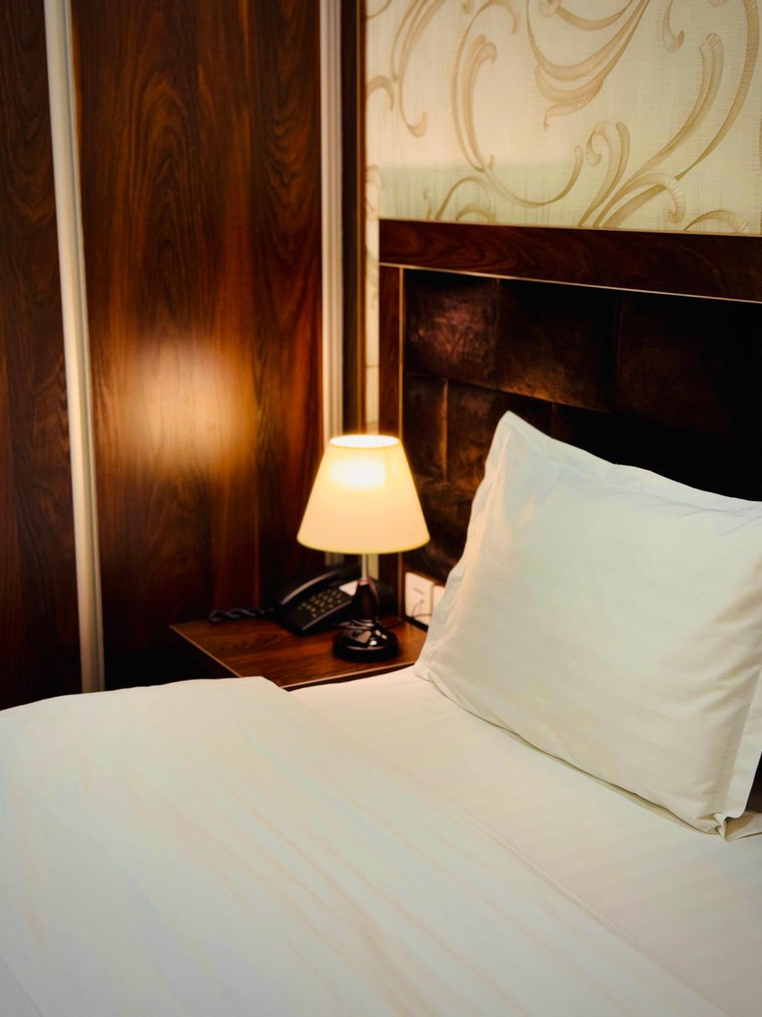 ARK BILLUR HALAL Hotel Tasjkent Buitenkant foto