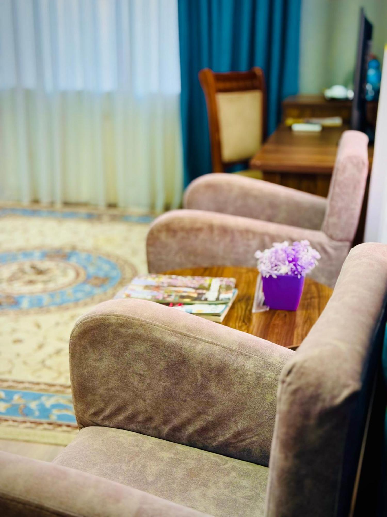 ARK BILLUR HALAL Hotel Tasjkent Buitenkant foto